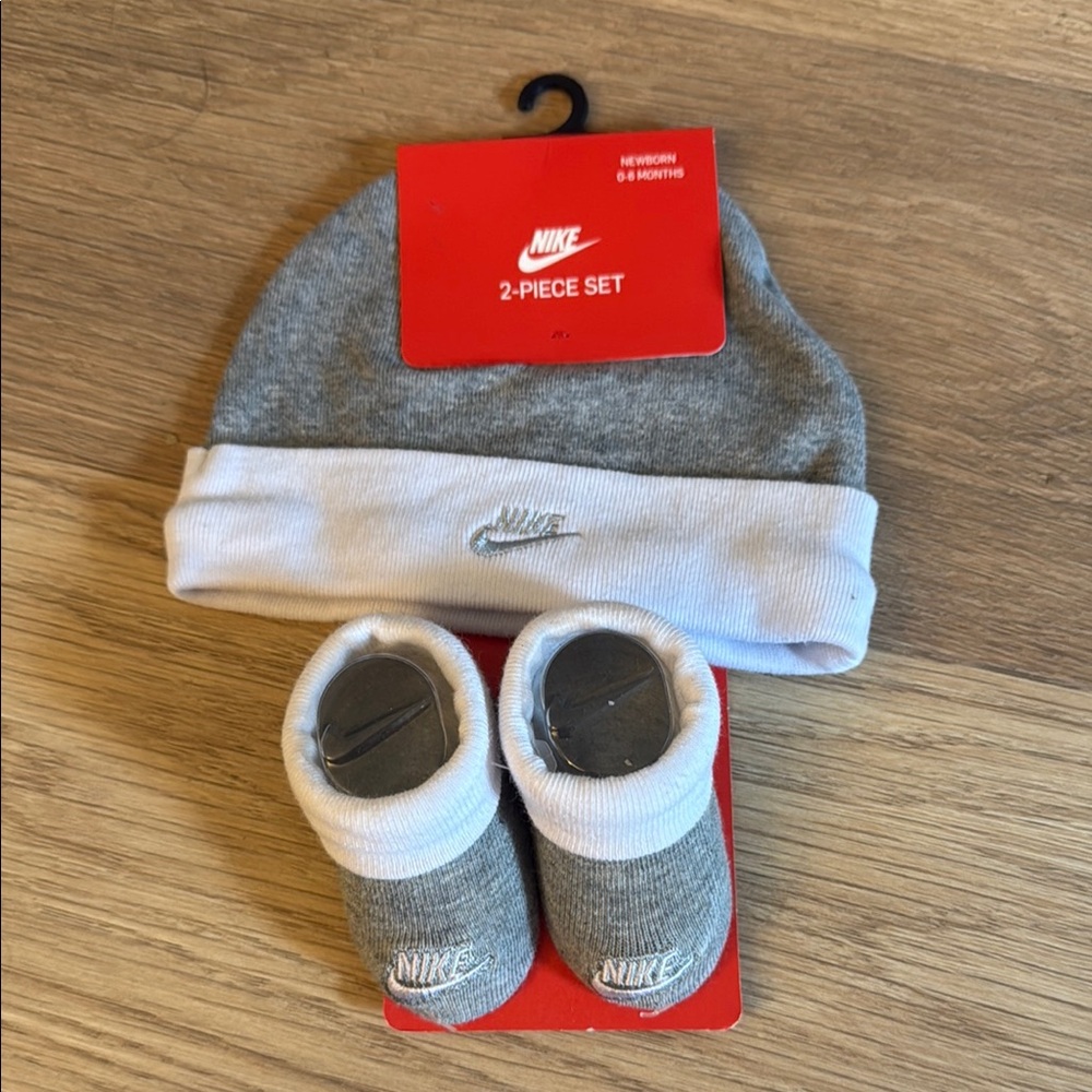 Nike 2 Piece Gray and White Baby Hat and Booties Set NEW!